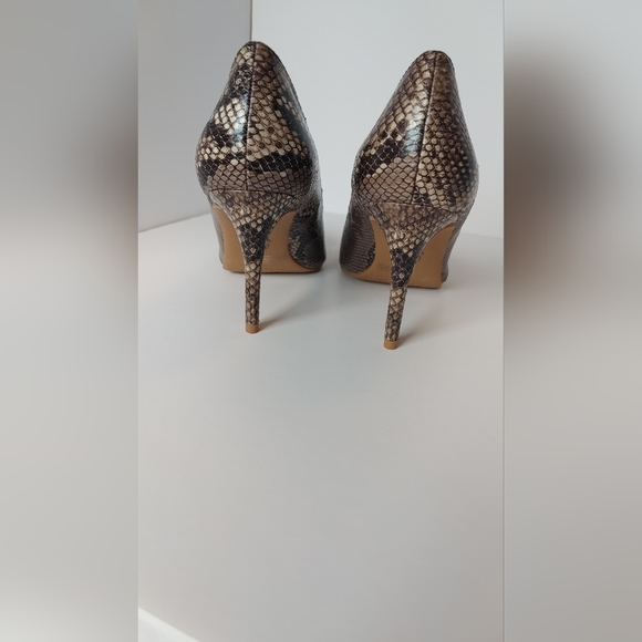 Rayla pointed toe pump - Picture 6 of 13